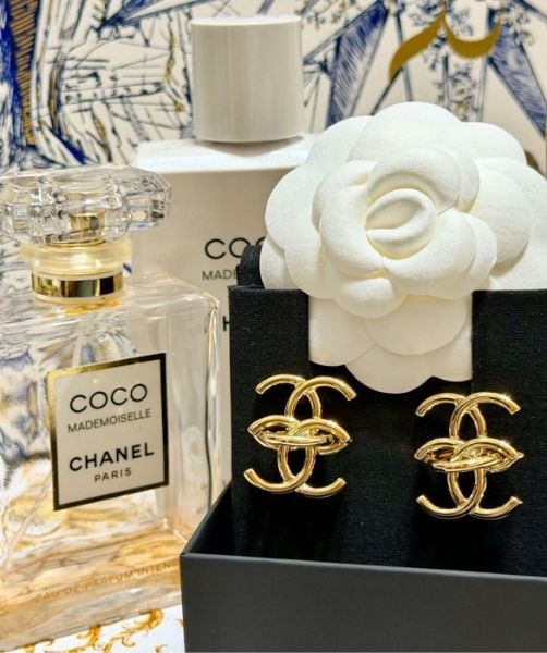 圖片 Chanel 26A ABH787 超受歡迎 CC logo 耳環大型 💕 Jennie 同款 必衝 🔥