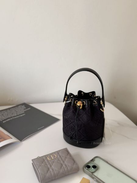 圖片 Tory Burch Tb Monogram 黑金老花水桶包