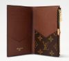 圖片 《在台現貨最低特價  最新》Louis Vuitton LV Monogram鎖扣護照套