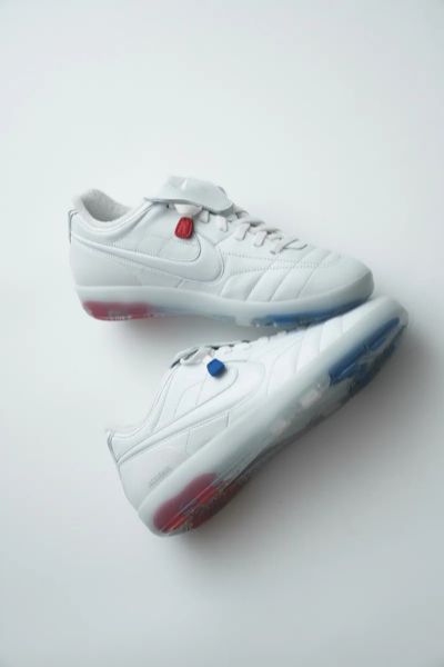  Jacquemus x Nike Cryoshot Tiempo R10 "White"  IO0619-100