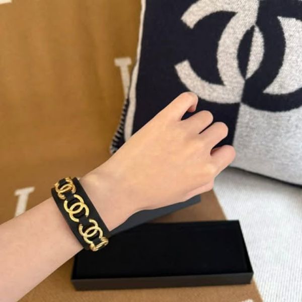 圖片 Chanel 黑金熔岩滿logo手鍊