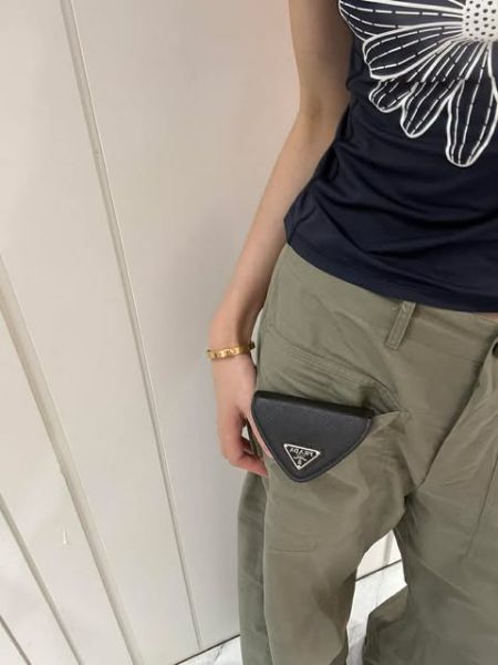 圖片 Prada 黑色三角標零錢包