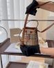 圖片 【BURBERRY】格紋迷你水桶包 典藏米