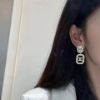 圖片 Chanel 23b 珍珠水鑽方塊垂吊耳針