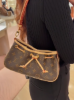 圖片 《在台現貨最低特價  最新》Louis Vuitton LV Monogram 束口肩背 斜背包