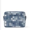 圖片 《在台現貨最低特價  最新》Louis Vuitton LV 復古風格的Nil手提肩背包 男士 中性