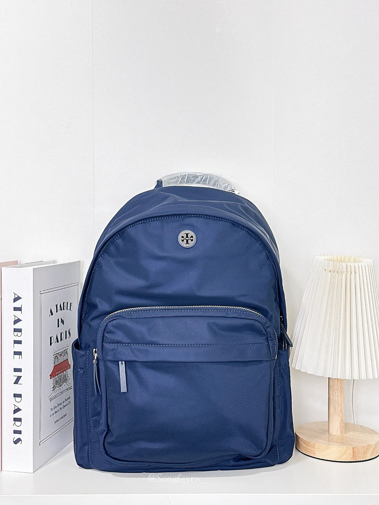 深藍色 [-$ 1,000]