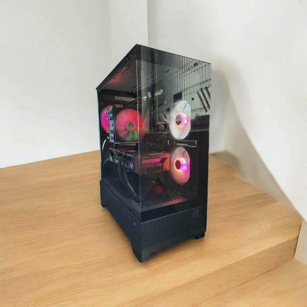 圖片 Intel X  RTX5070  海景房 主機      魔物獵人  黑神話