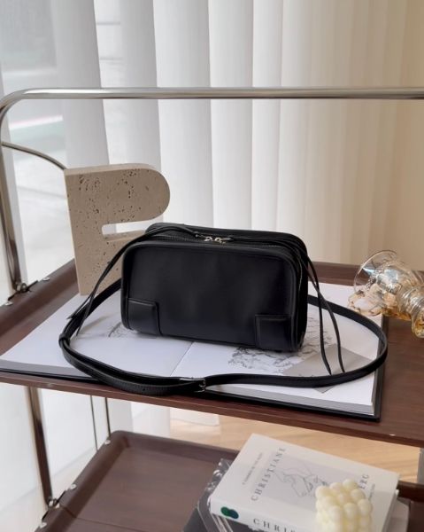 圖片 【LOEWE】AMAZONA 180 MINI 180週年特別款 黑色