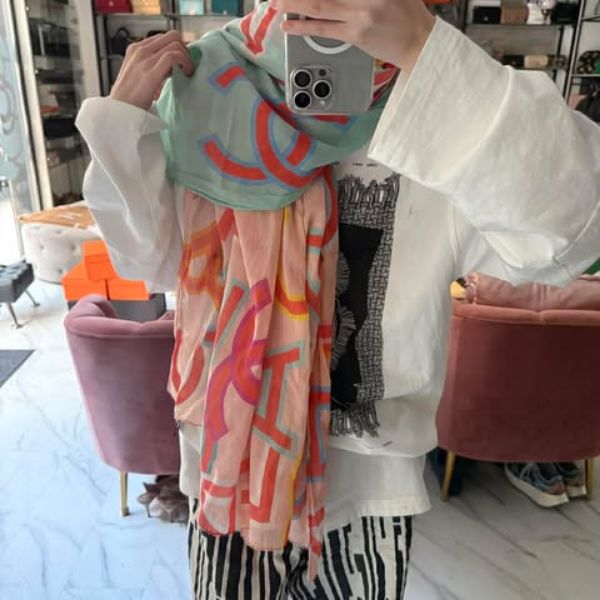 圖片 Chanel 拼色字母大logo披肩