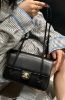 圖片 CHANEL 香奈兒人氣包「Preppy Coco」揹了這款就回不去～ 大號 22 cm 黑 