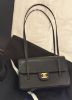 圖片 CHANEL 香奈兒人氣包「Preppy Coco」揹了這款就回不去～ 大號 22 cm 黑 