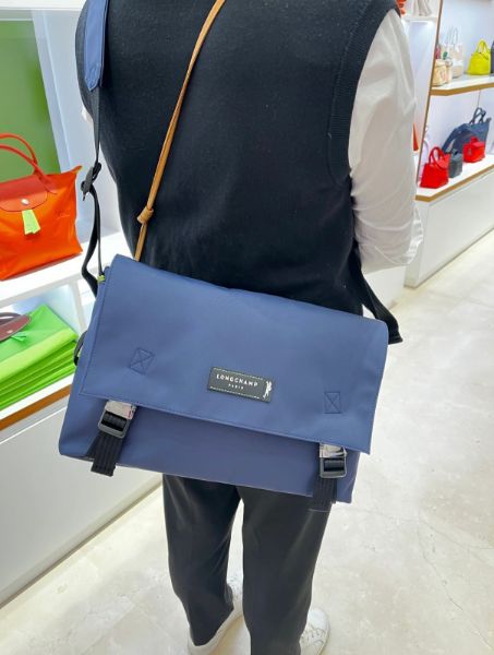 圖片 【現貨】Longchamp 再生帆布尼龍翻蓋郵差包-深藍