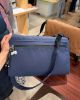 圖片 【現貨】Longchamp 再生帆布尼龍翻蓋郵差包-深藍