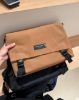 圖片 【現貨】Longchamp 再生帆布尼龍翻蓋郵差包-米咖
