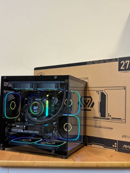 抗漲購入趁現在！！這是黑色組合，一樣不用4萬可以帶走 12400F+水冷+ 16G 記憶體+ 1T m.2  TLC+ 5060 8G還有200HZ 曲面螢幕 ，真的太划算