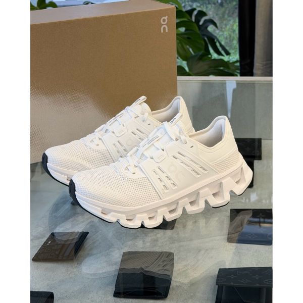 圖片 On 昂跑 Cloudswit AMP全白配色 側邊瑞士小國旗 男女尺寸都有 限量 球鞋