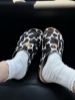圖片 Adidas Originals Adimule ”COW PRINT" 勃肯鞋 乳牛紋 奶牛紋 黑白 穆勒鞋 包頭拖鞋 懶人鞋 半拖鞋 KI0407/預購