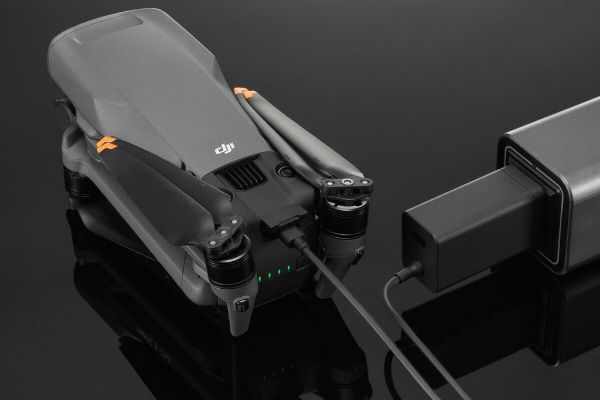 【DJI大疆】65W 便攜充電器