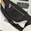 圖片 Burberry 經典字母設計 黑白配色 基本款 新款 腰包