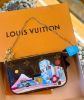圖片 LV M81637 MINI POCHETTE ACCESSOIRES 聖誕節限量零錢鍊帶手包 東京老花