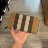 圖片 Burberry經典卡其格紋拉鏈長夾