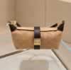 圖片 《在台現貨最低特價  最新》Louis Vuitton LV 麂皮鎖扣Pochette包