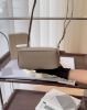 圖片 【LOEWE】PUZZLE 粒面小牛皮迷你拼圖包 黏土色
