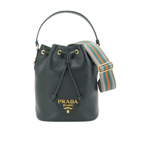 圖片 Prada 荔紋牛皮金三角logo手提斜背兩用水桶包(1BE072-黑)