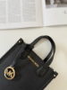 圖片 Michael Kors MK 新款防刮皮革迷你琴譜包
