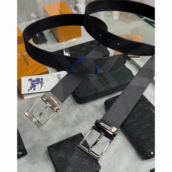 圖片 Burberry 經典 黑格紋設計 銀頭、霧黑設計 男生 皮帶