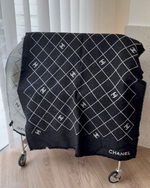 圖片 【CHANEL】格紋CC雙面圍巾 黑灰 190*70CM