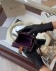 圖片 【LOEWE】柔軟粒面小牛皮拉鍊短夾 粉紫色/松鼠棕