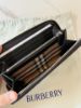 圖片 Burberry 粒面皮革拼接格紋拉鏈長夾