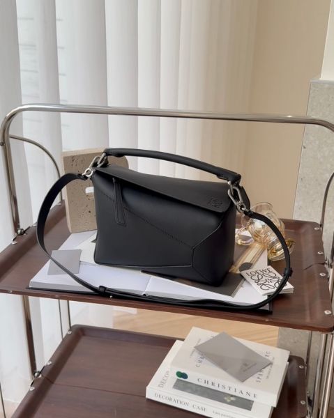 圖片 【LOEWE】經典小牛皮 PUZZLE 小號 黑色