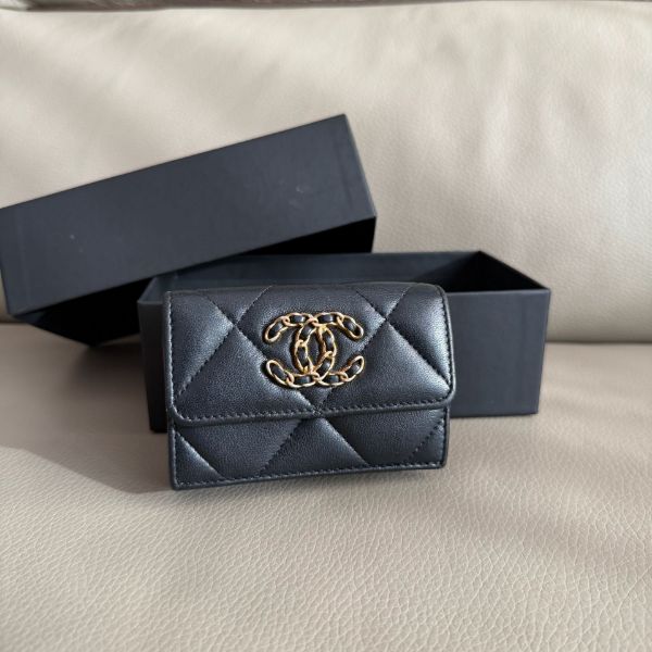 圖片 MY精品 -  Chanel 小香 19 mini三折短夾 黑金 晶片款